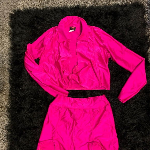 Neon pink two piece size medium - Picture 2 of 2